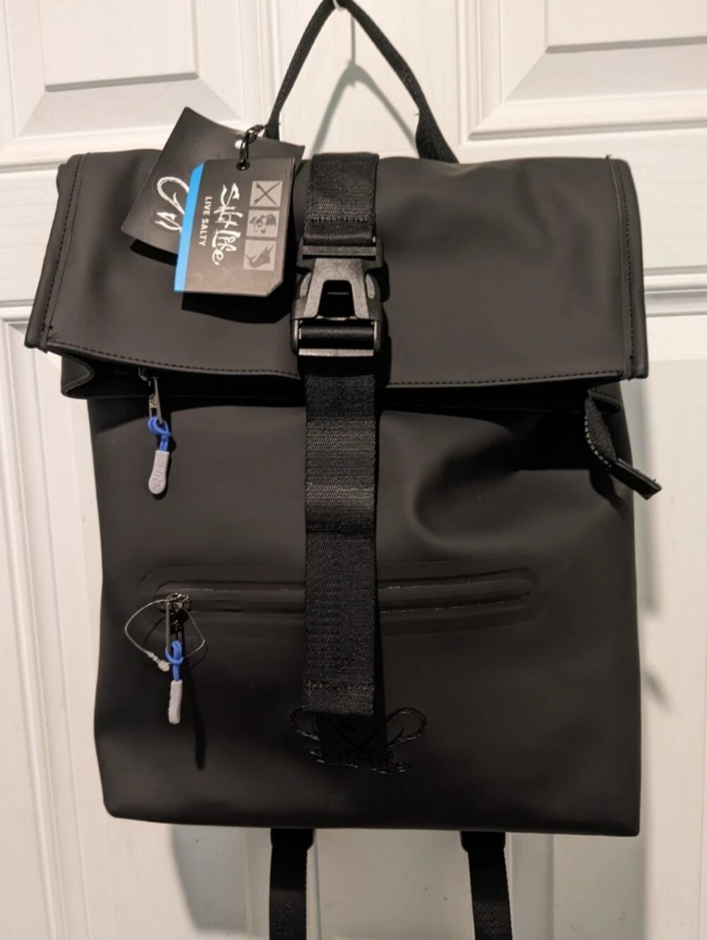 Salt Life Backpack With Blue Accents Hamelin Black Sl104955 NWT